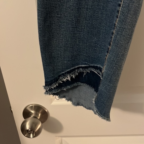 Code Bleu distressed Capri 18W raw hem stone wash casual plus size slimmer fit - Picture 3 of 10